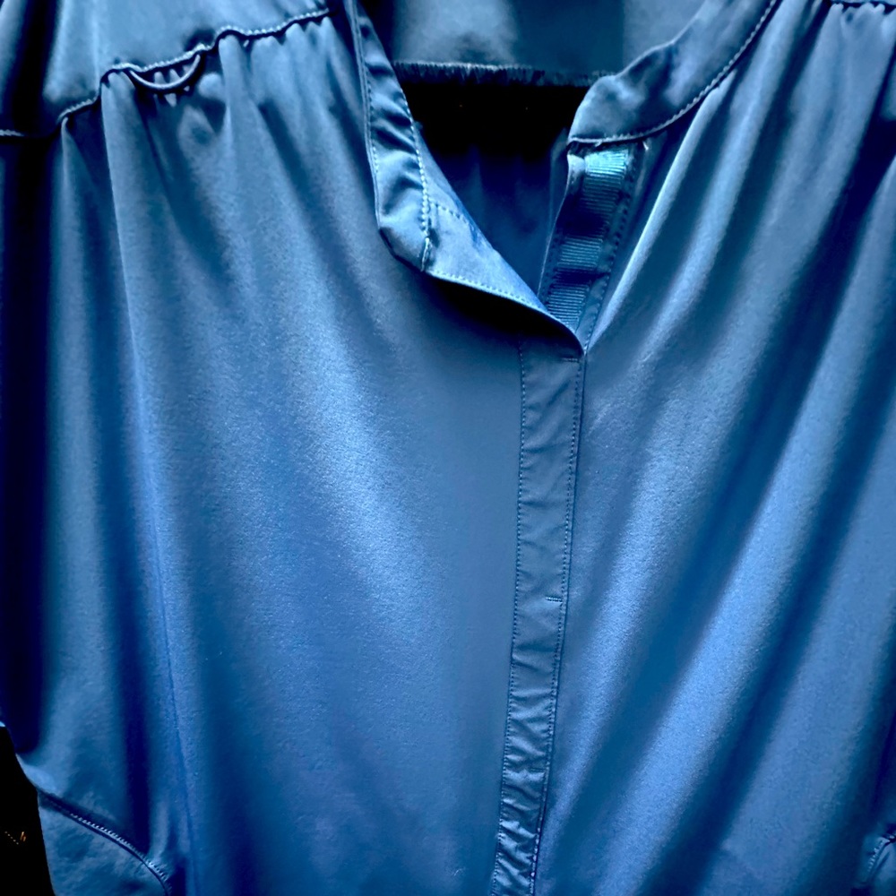 Whisperlite scrub top